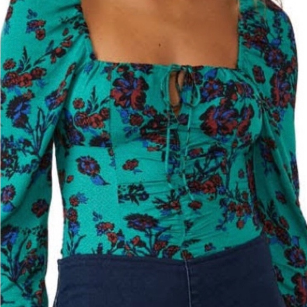 FREE PEOPLE Hillary, print keyhole, blouse, size medium NWT